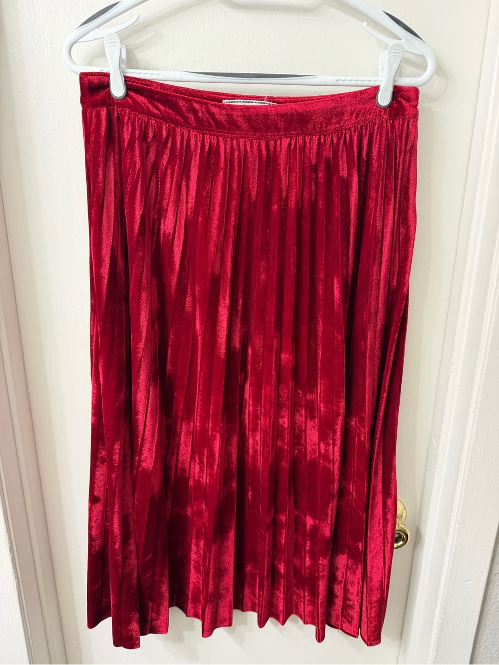 Flying Tomato Pleated Velvet Midi Skirt - Red